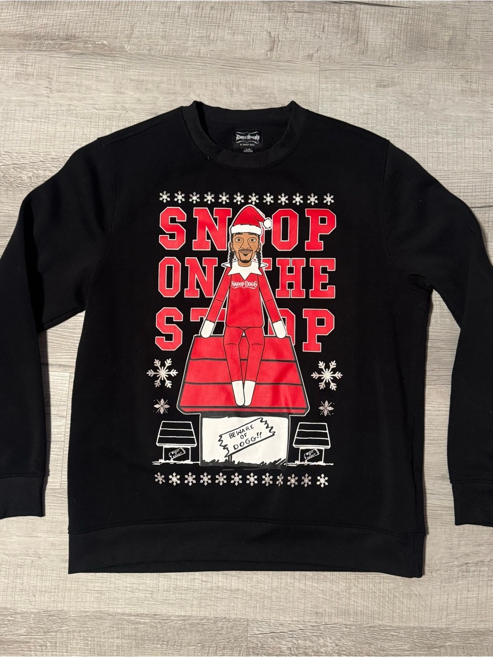 Dogg Supply by Snoop Dogg Size L Christmas Sweatshirt Snoop On The Stoop